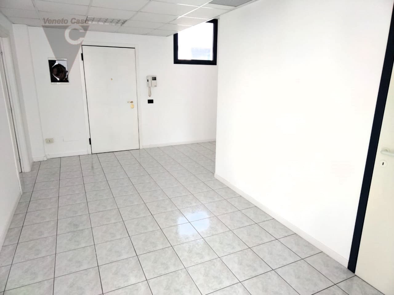 Ufficio - Zona Camin - Vicino Tangenziale 2