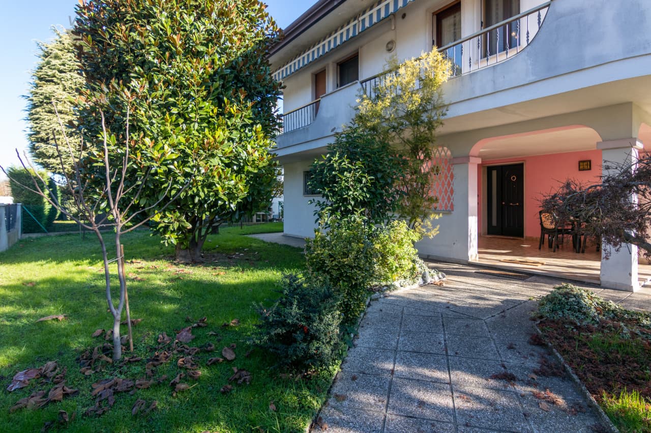 Roncaglia – Nuda Proprieta’ Di Villa Singola