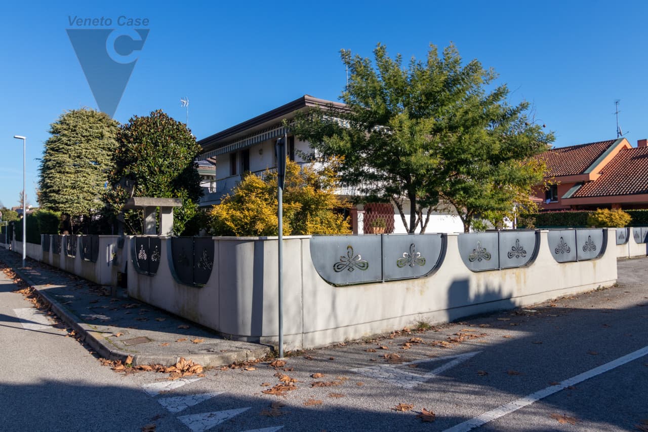 Roncaglia – Nuda Proprieta’ Di Villa Singola 3