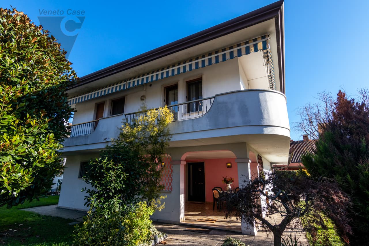 Roncaglia – Nuda Proprieta’ Di Villa Singola 5