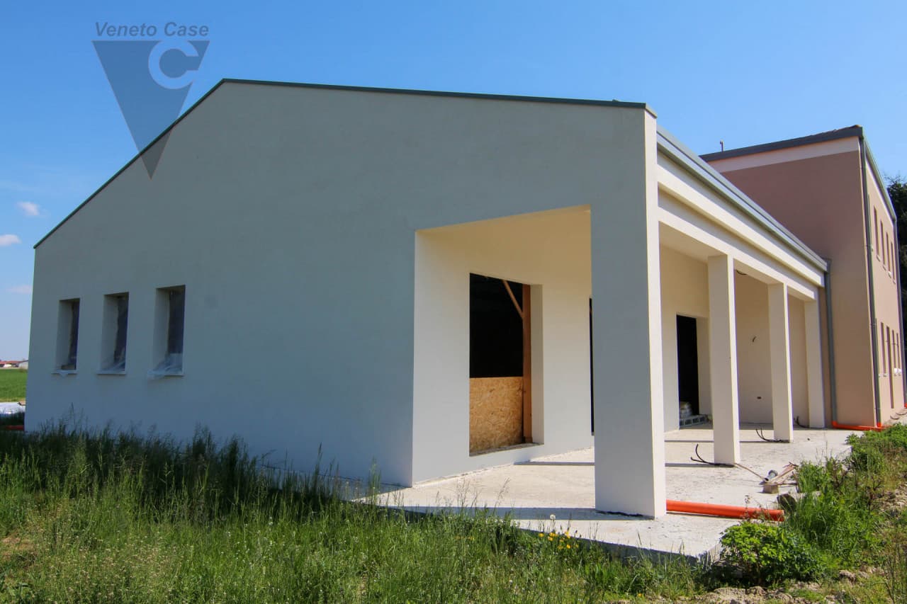 Porzione Di Bifamiliare Al Piano Terra 3