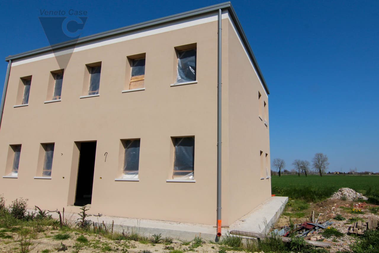 Porzione Di Bifamiliare Su 2 Livelli 3