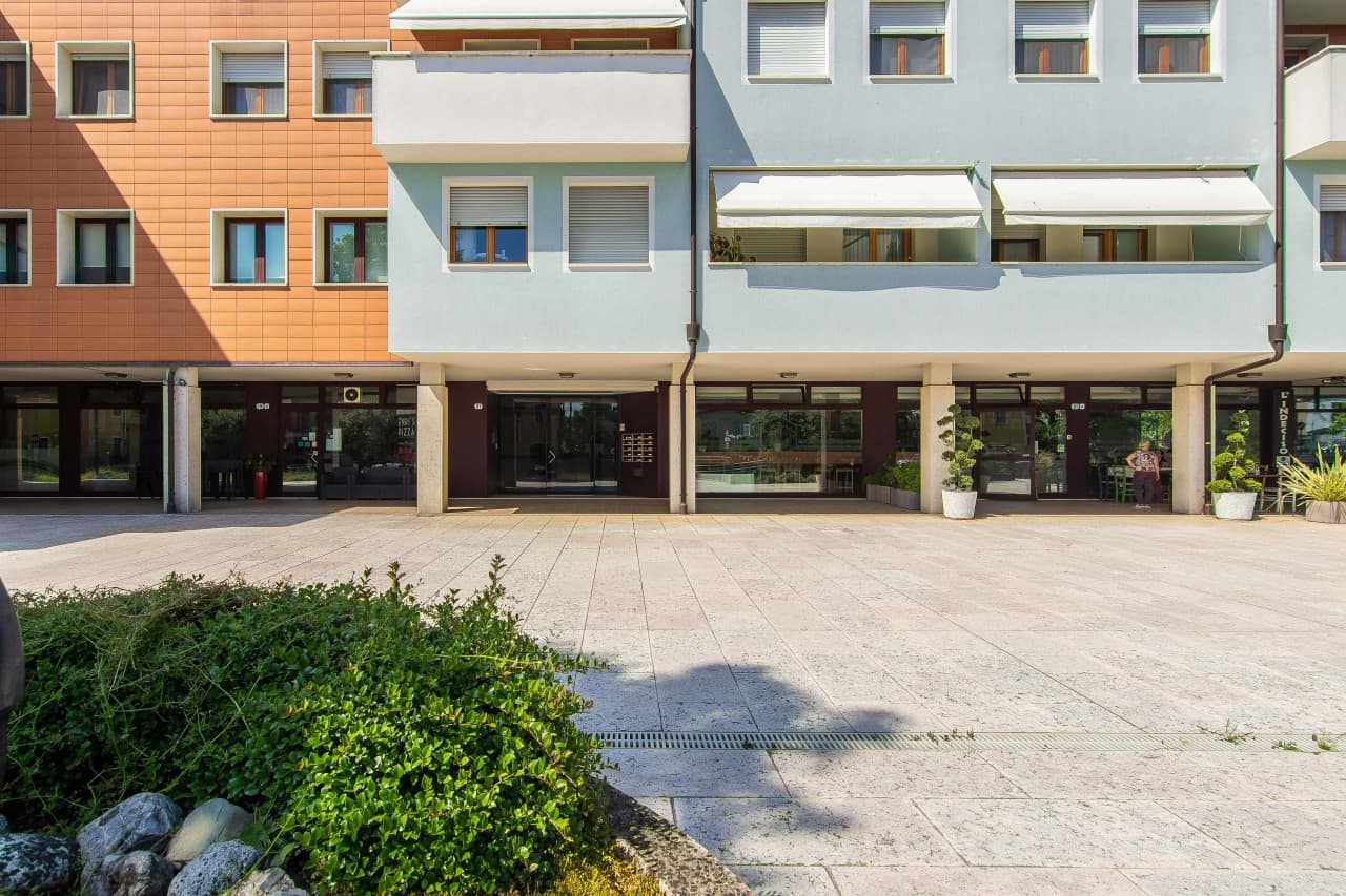 Ospedali: Ufficio Con Magazzino 280 Mq 4