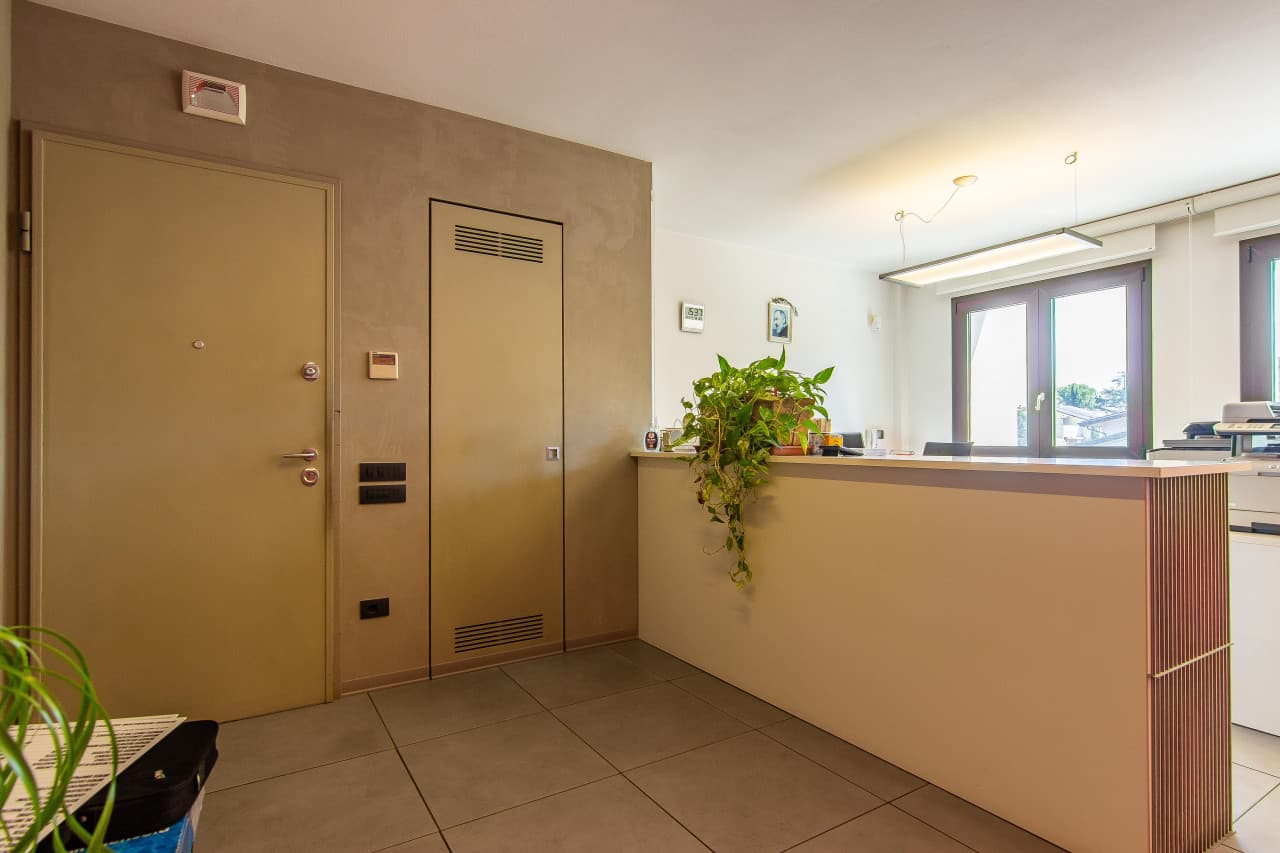 Ospedali: Ufficio Con Magazzino 280 Mq 5