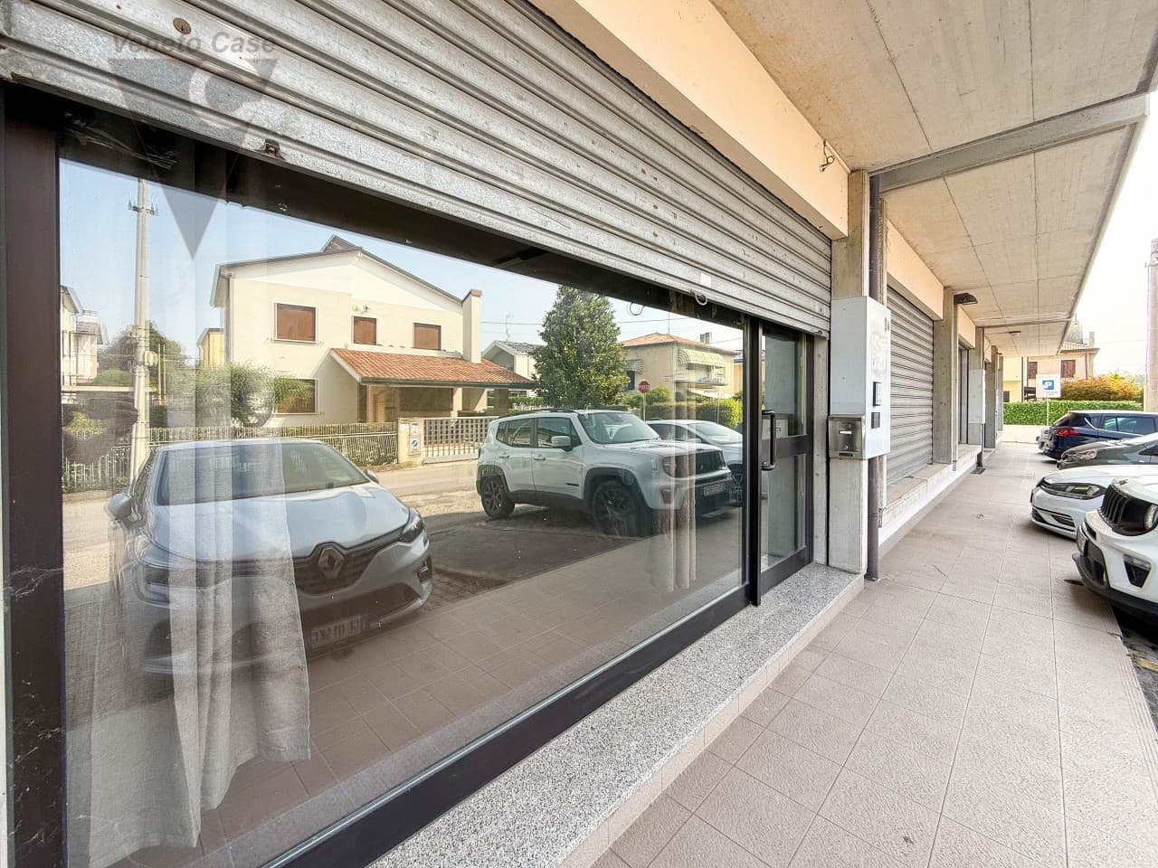 Mortise - Magazzino Su Due Piani