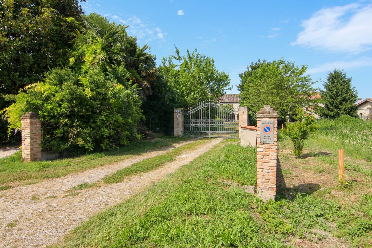 Rustico Con Ampio Giardino 3