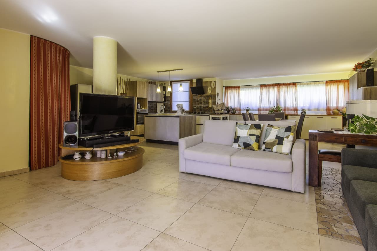Villa Singola Di Prestigio Con Finiture Di Lusso 5