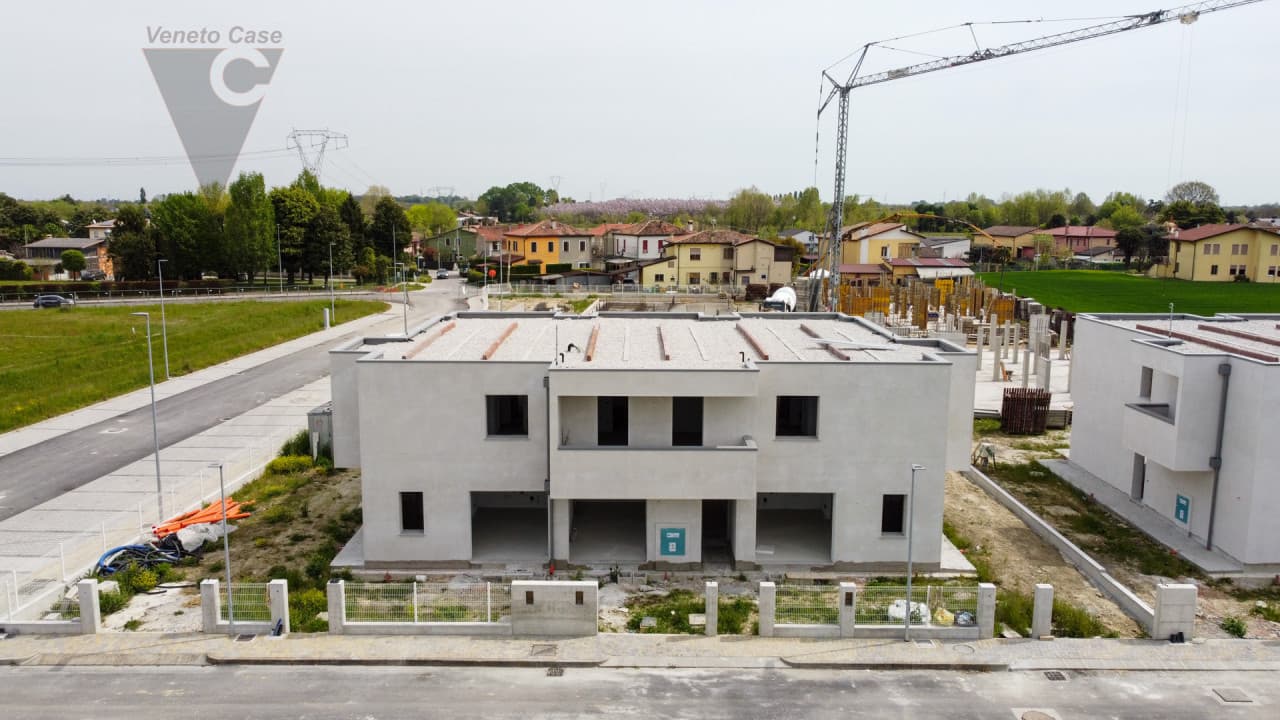 Legnaro – Nuove Porzioni Di Trifamiliare Di Testa