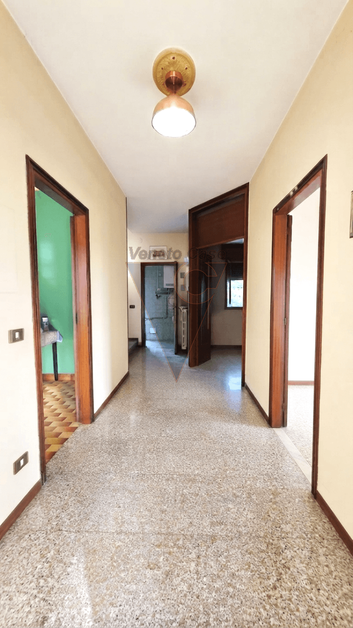 Porzione Di Bifamiliare Con Giradino Privato Nel Centro Di Campagna Lupia 3