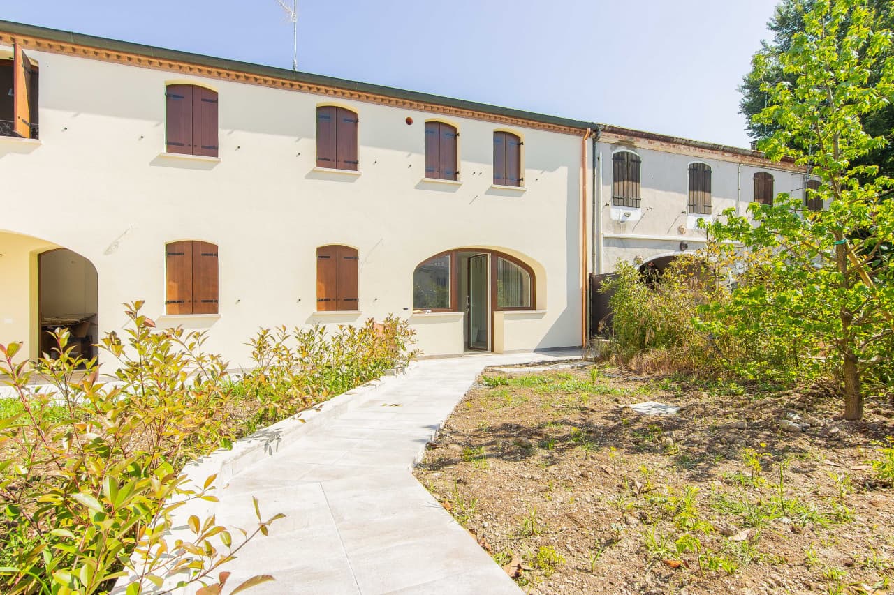 Terranegra: Villetta Trifamiliare