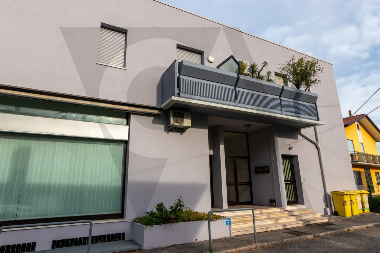 Roncaglia – Centralissimo E Ampio Appartamento