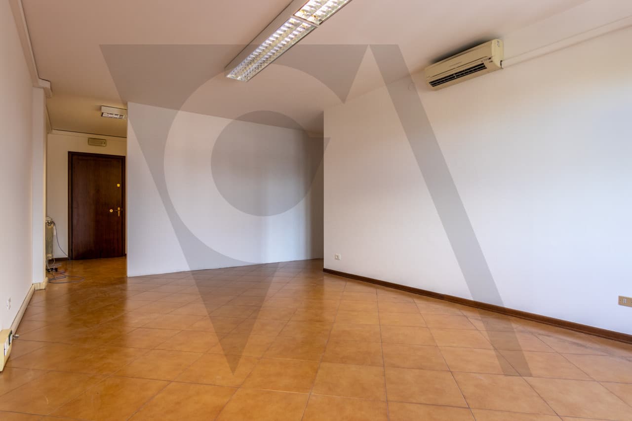 Roncaglia – Centralissimo E Ampio Appartamento 5