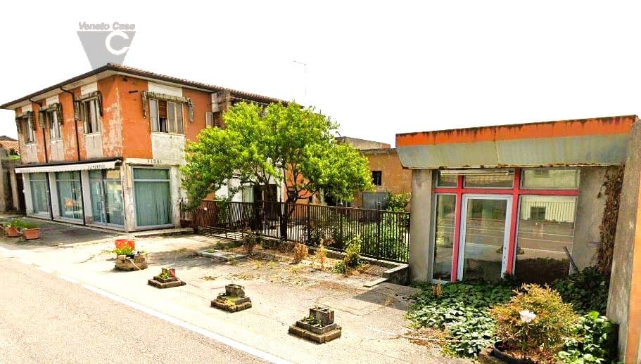 Anguillara Veneta - Complesso Residenziale-Commerciale