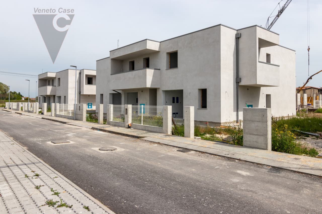 Legnaro – Nuove Porzioni Centrali Di Trifamiliare 5