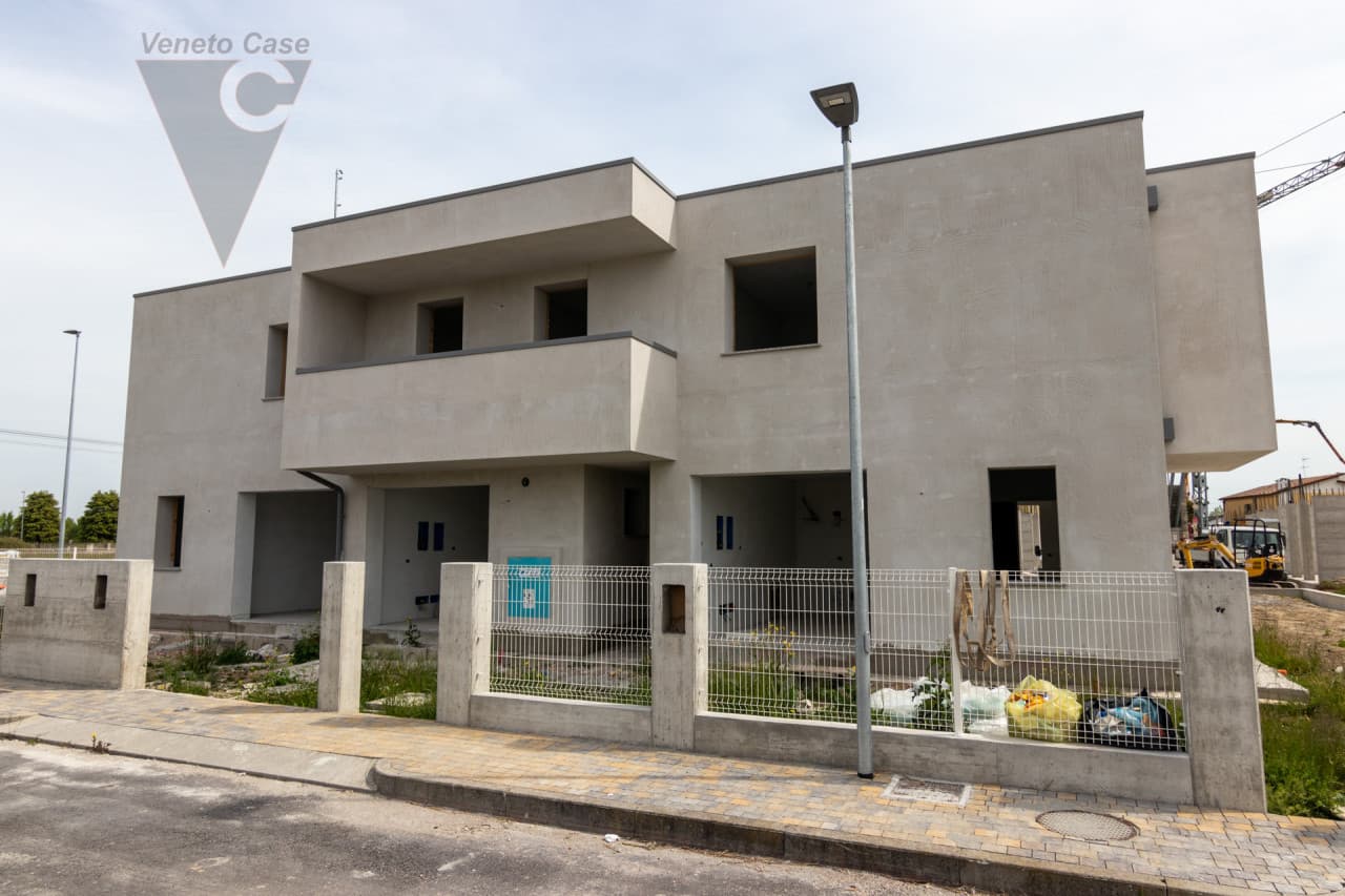 Legnaro – Nuove Porzioni Centrali Di Trifamiliare 4