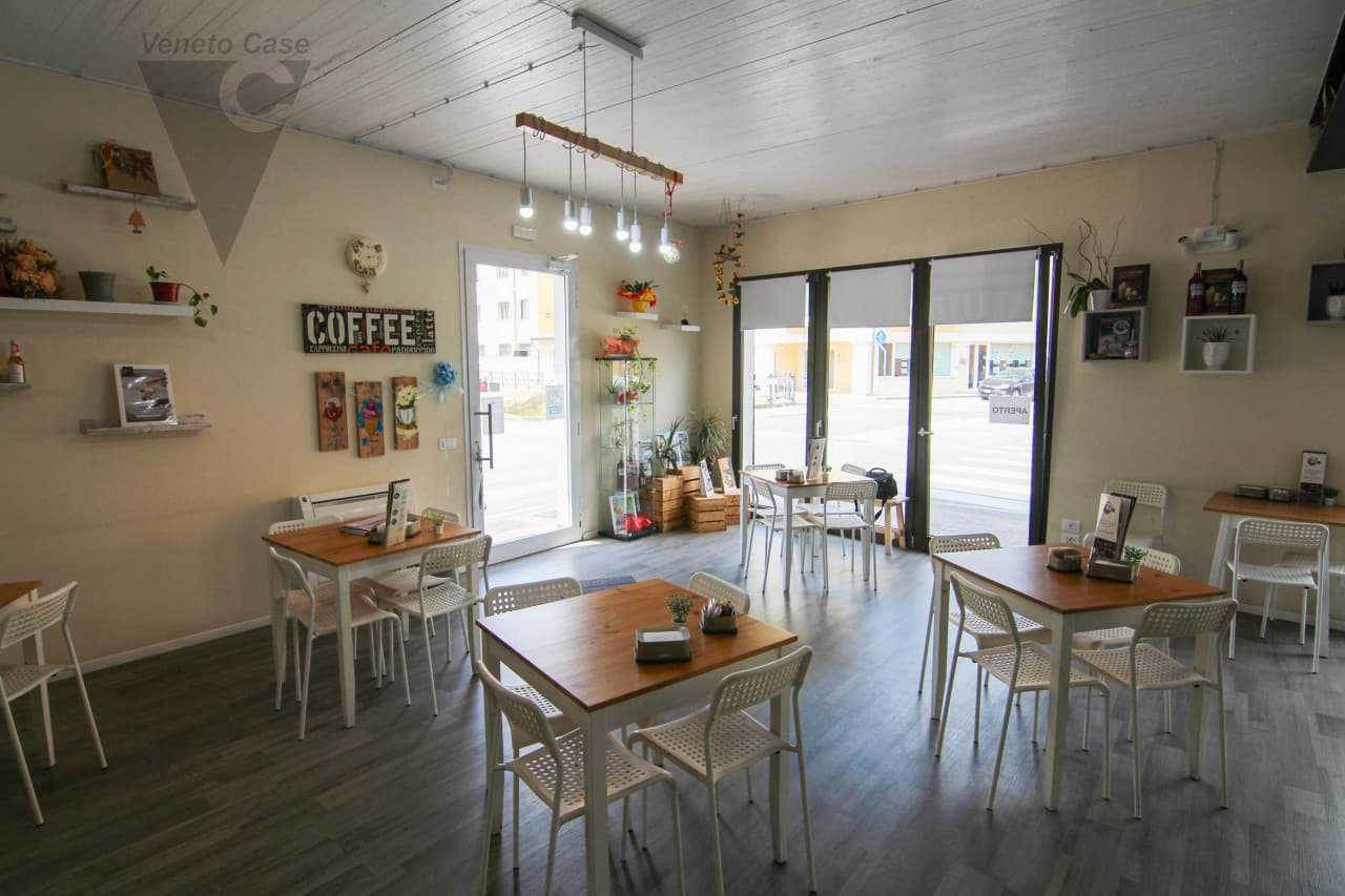 Piove Di Sacco – Attivita’ Di Bar-Gelateria 4