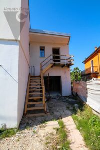 Immagine Appartamento Piano Primo Su Contesto Quadrifamiliare - 6888122 - 8398484 - Venetocase