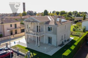 Immagine Ponte San Nicolo’ – Recente Villa Stile Liberty - 7023648 - 8368624 - Venetocase