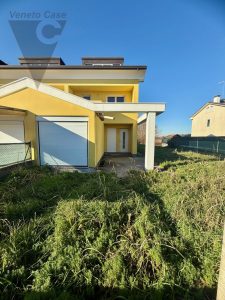 Immagine Legnaro – Schiera Di Testa Al Grezzo - 7642630 - 8369600 - Venetocase