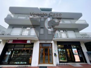 Immagine Montegrotto Terme - Negozi Gia' Locati Con Rendita Del 10% - 8344870 - 8366255 - Venetocase