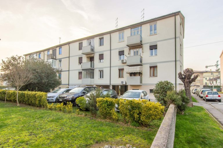 Immagine Quadrilocale Ristrutturato In Vendita A Forcellini - 8403905 - 8404170 - Venetocase