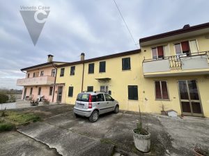 Immagine Casa Accostata Su 2 Lati - 8414380 - 8421580 - Venetocase