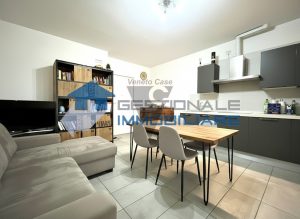 Immagine Luminoso Bilocale Con Terrazzo Abitabile - 8411448 - 8416148 - Venetocase