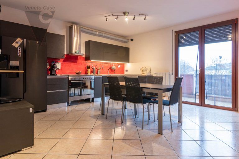 Immagine Ponte San Nicolo’ – Recente Appartamento Con Mansarda 4 Camere - 8414087 - 8414097 - Venetocase