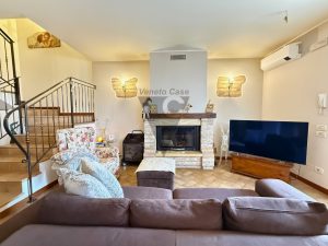 Immagine Splendida Bifamiliare Con Scoperto Privato - Premaore Di Camponogara - 8417877 - 8419022 - Venetocase