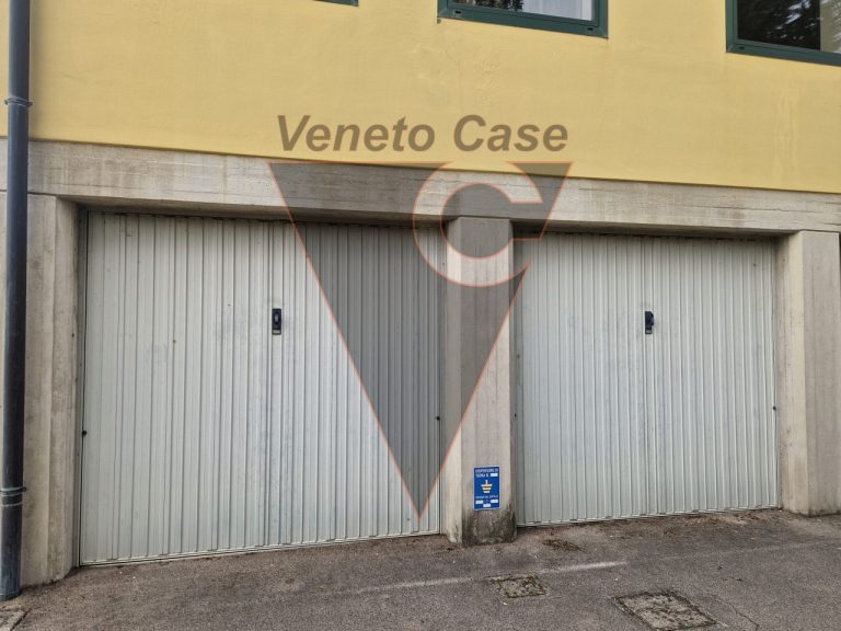 Immagine Camin - Due Garage Singoli Al Piano Terra - 8425788 - 8425806 - Venetocase