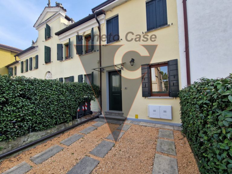 Immagine Camin - Porzione Di Casa A Schiera - 8425789 - 8425805 - Venetocase