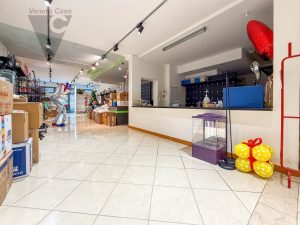 Immagine Mestrino - Negozio Su Due Piani - 8422118 - 8422137 - Venetocase