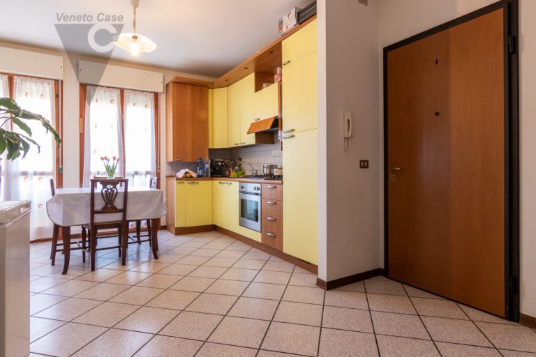 Immagine Roncajette - Luminoso Appartamento Locato - 8434304 - 8434853 - Venetocase